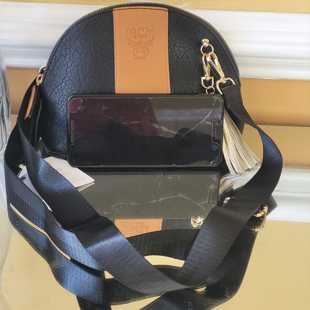 MCM pouch converted in to shoulder bag or cross body - Picture 3 of 16